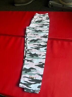 DKNY Girls Camo Print  in Green, Gray and White jeggins